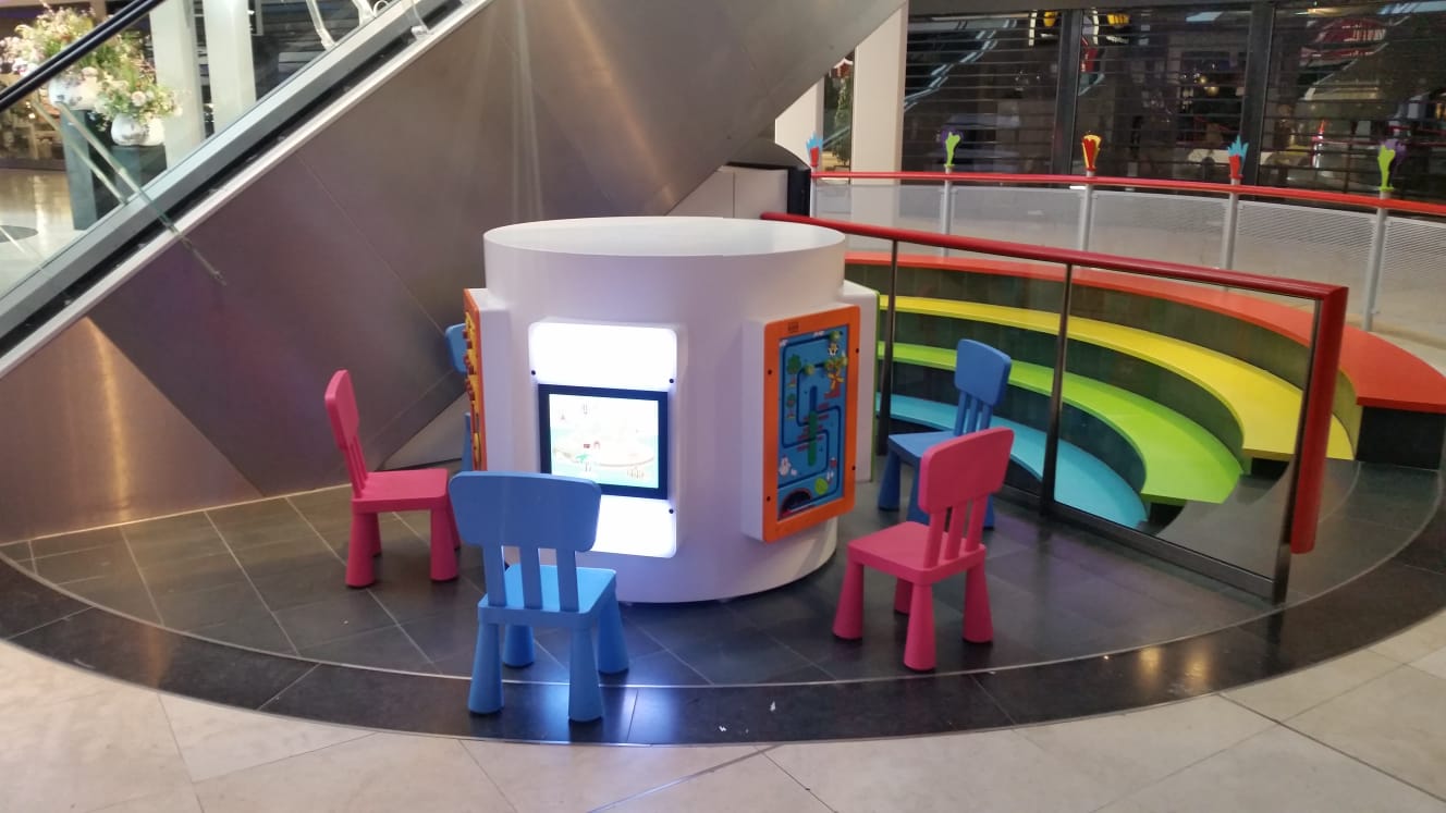 Игровой уголок IKC для детей в торговом центре Alexandrium в Роттердаме
