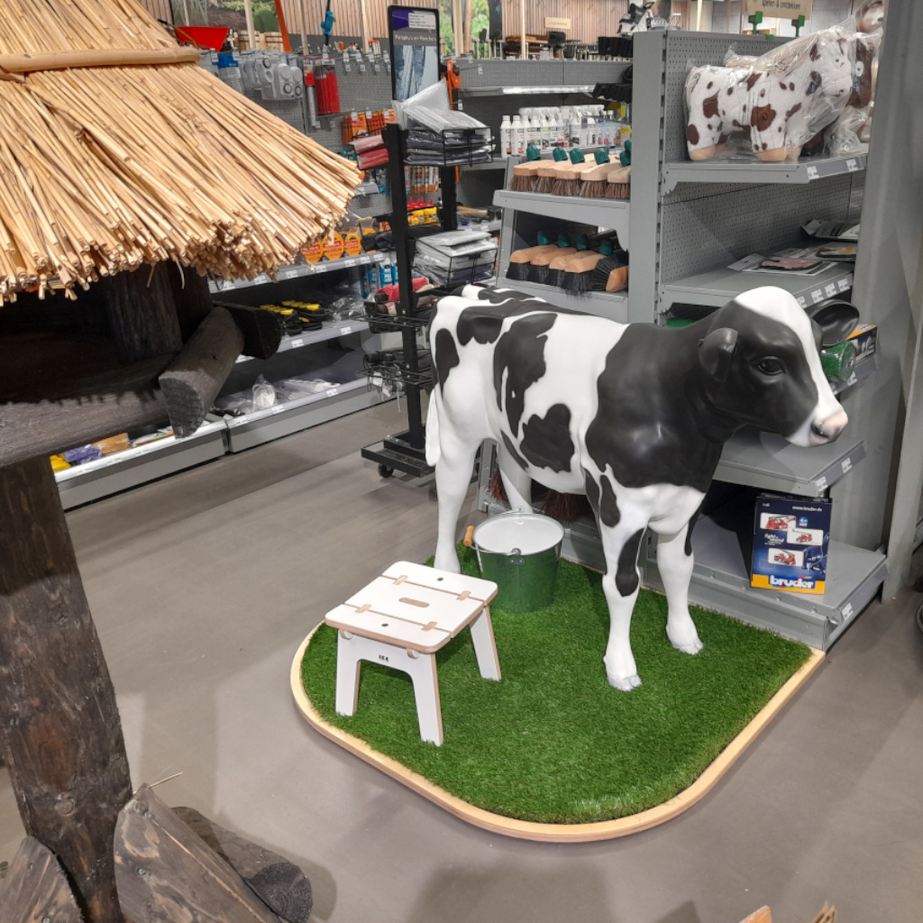 искусственный газон с интерактивной коровой для Welkoop